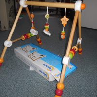 HOUTEN BABY SPEELTRAPEZE (SPEELBOOG) DEMONTABEL.